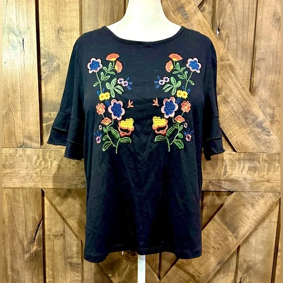 EUC Amaryllis Black Ruffle Sleeve Floral Embroidered Top Sz L - Picture 3 of 16